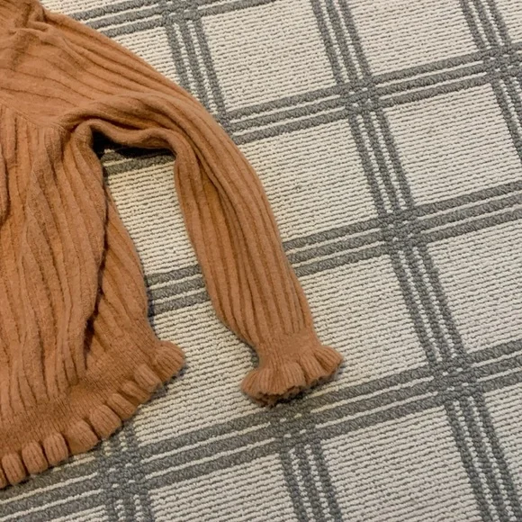 Pretty sweater - Picture 4 of 4